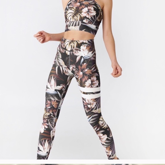 Stronger Label Freedom Floral set